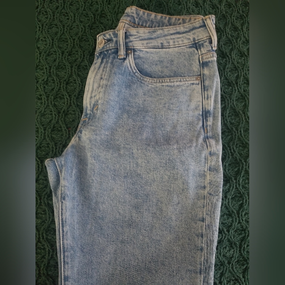H&M Light Wash High-Rise Denim Jeans